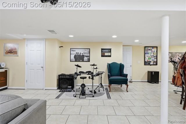 1333 Fontaine Avenue, Madison Heights, MI 48071