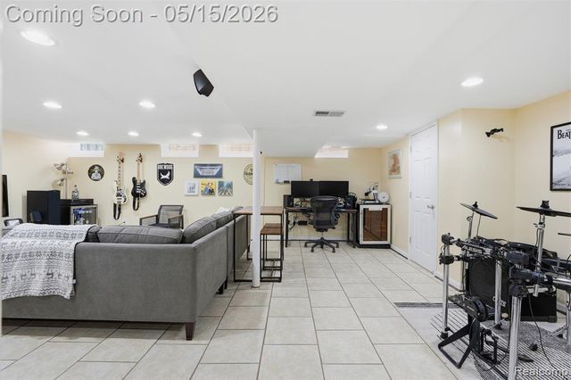 1333 Fontaine Avenue, Madison Heights, MI 48071