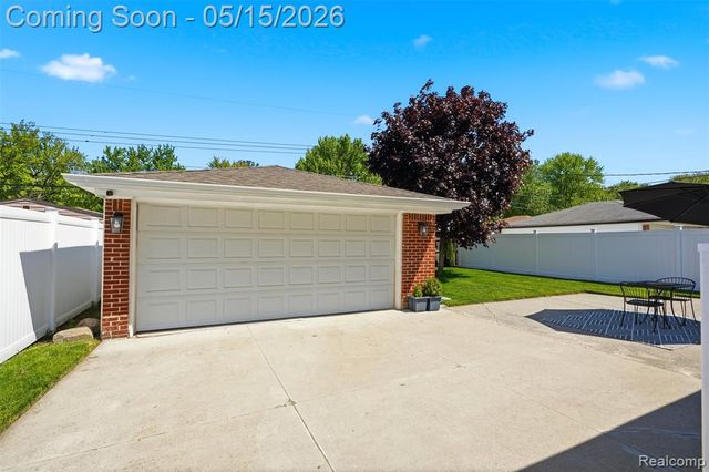 1333 Fontaine Avenue, Madison Heights, MI 48071