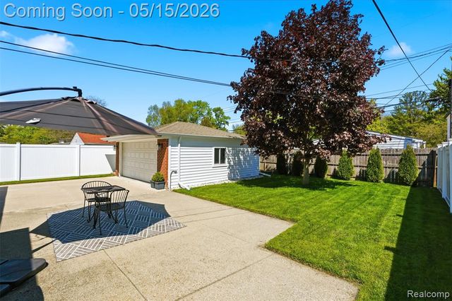 1333 Fontaine Avenue, Madison Heights, MI 48071