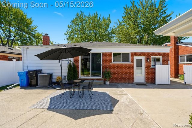 1333 Fontaine Avenue, Madison Heights, MI 48071