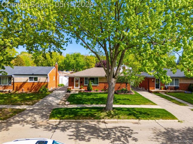 1333 Fontaine Avenue, Madison Heights, MI 48071