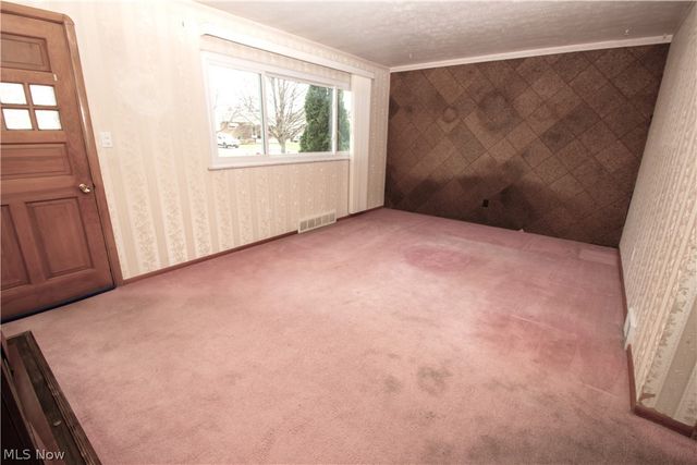 6448 Delores Boulevard, Brook Park, OH 44142