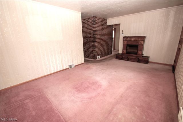 6448 Delores Boulevard, Brook Park, OH 44142