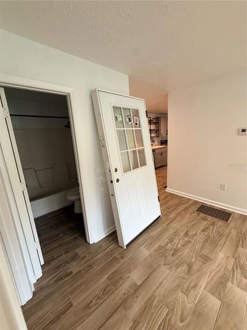227 W WISCONSIN AVENUE, Deland, FL 32720