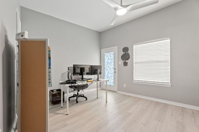 709 N Bayshore Drive, La Porte, TX 77571