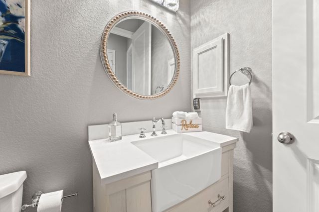 709 N Bayshore Drive, La Porte, TX 77571