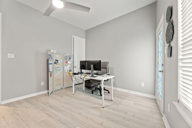 709 N Bayshore Drive, La Porte, TX 77571