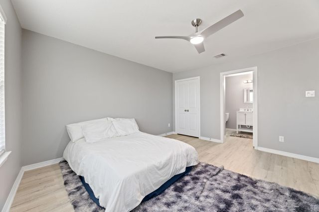 709 N Bayshore Drive, La Porte, TX 77571