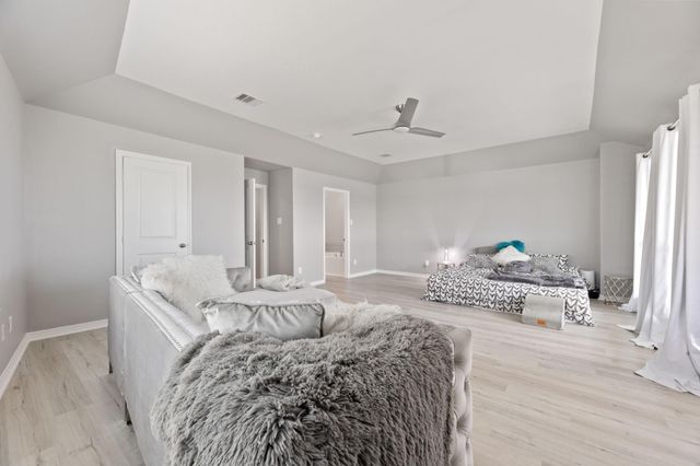 709 N Bayshore Drive, La Porte, TX 77571