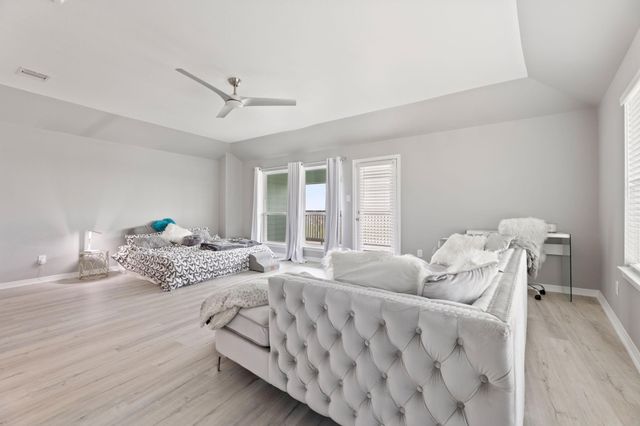 709 N Bayshore Drive, La Porte, TX 77571