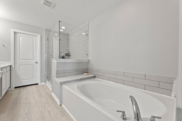 709 N Bayshore Drive, La Porte, TX 77571