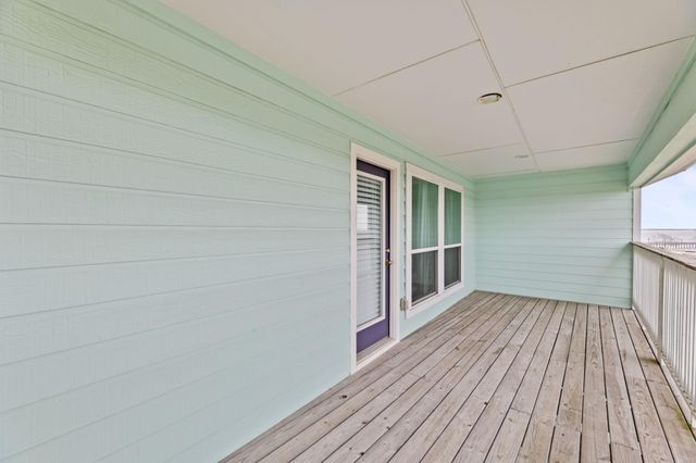 709 N Bayshore Drive, La Porte, TX 77571