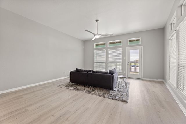 709 N Bayshore Drive, La Porte, TX 77571