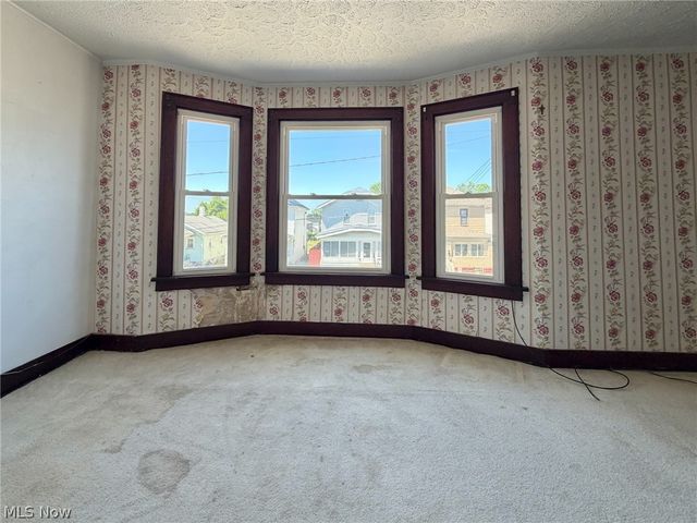 1652 Oregon Avenue, Steubenville, OH 43952