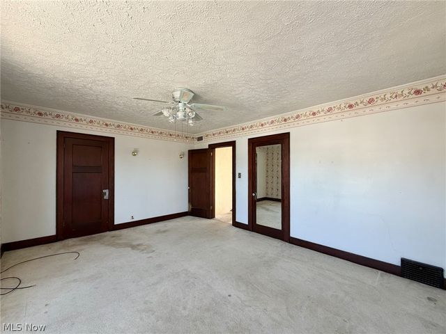 1652 Oregon Avenue, Steubenville, OH 43952