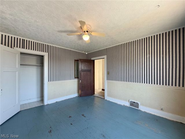 1652 Oregon Avenue, Steubenville, OH 43952