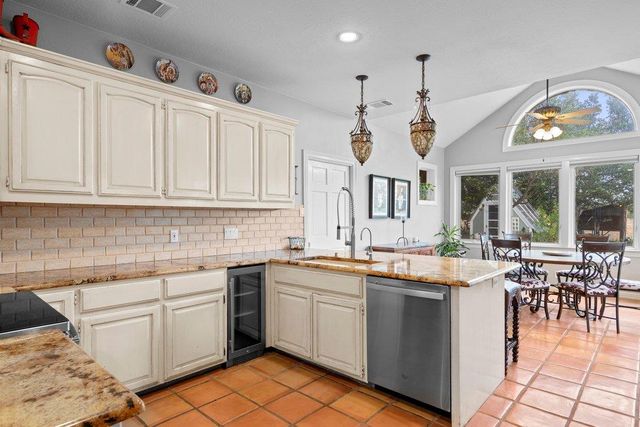 5229 Hupedo Ranch RD, Spicewood, TX 78669