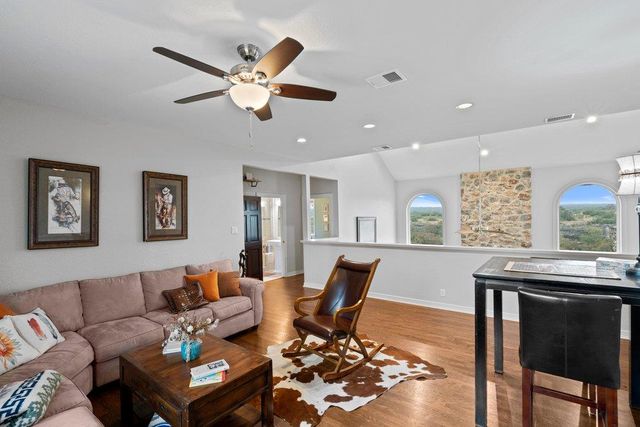 5229 Hupedo Ranch RD, Spicewood, TX 78669