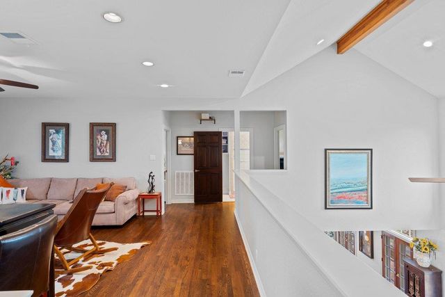 5229 Hupedo Ranch RD, Spicewood, TX 78669