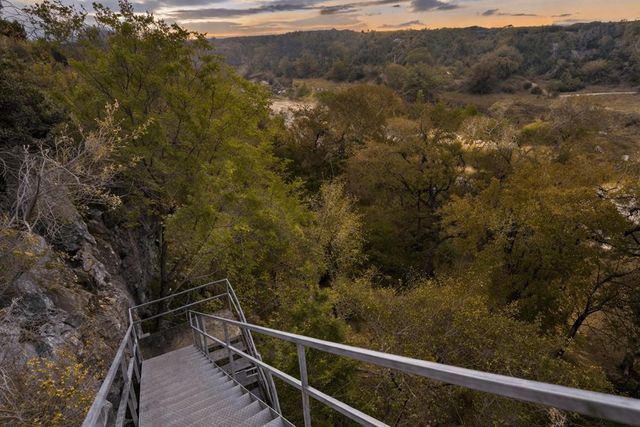 5229 Hupedo Ranch RD, Spicewood, TX 78669