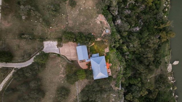 5229 Hupedo Ranch RD, Spicewood, TX 78669