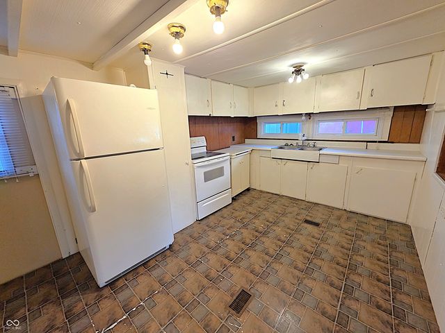 621 N North Street, Sharpsville, IN 46068