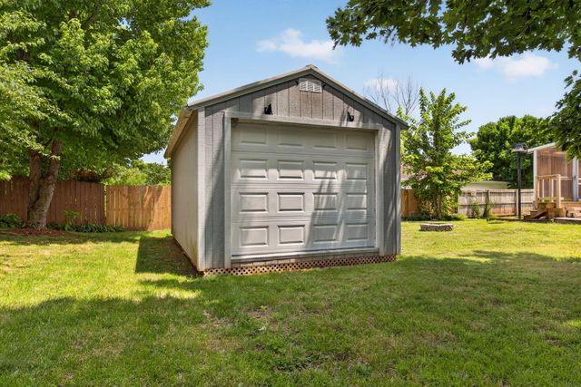 4219 E Summer Set Street, Springfield, MO 65802