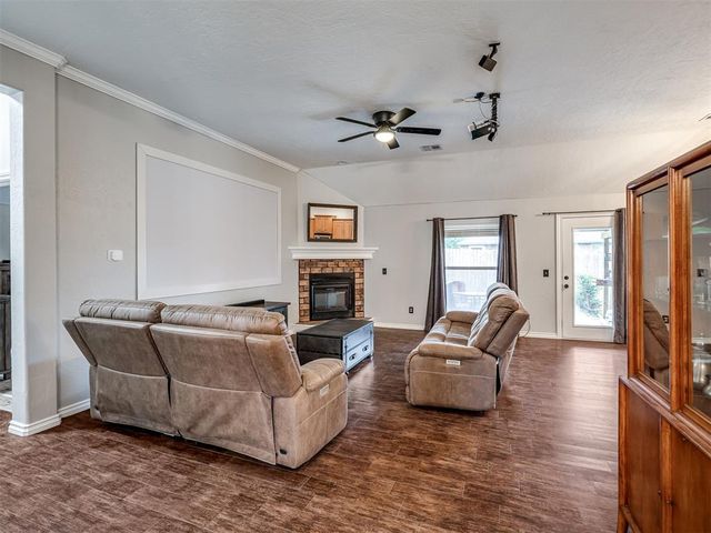 316 E Charlotte Terrace, Mustang, OK 73064