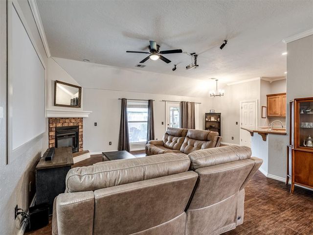316 E Charlotte Terrace, Mustang, OK 73064