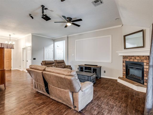 316 E Charlotte Terrace, Mustang, OK 73064