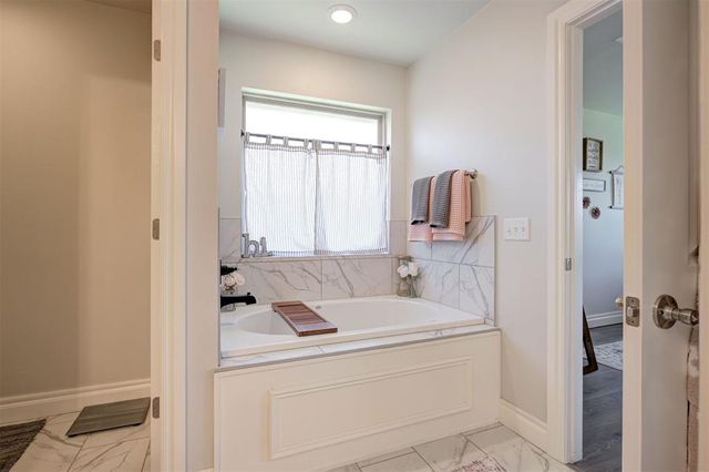 409 Greens Parkway, Norman, OK 73069