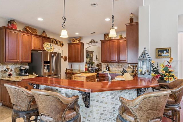 393 LAKE AMBERLEIGH DRIVE, Winter Garden, FL 34787