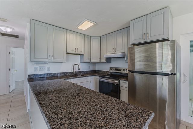 16593 Davis RD, Fort Myers, FL 33908