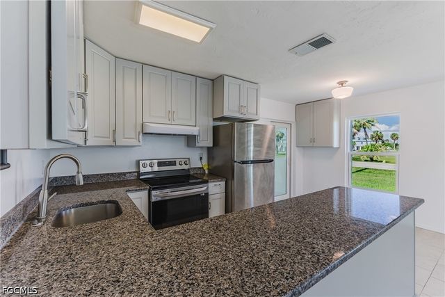 16593 Davis RD, Fort Myers, FL 33908