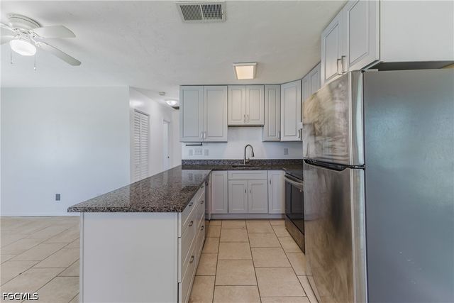 16593 Davis RD, Fort Myers, FL 33908