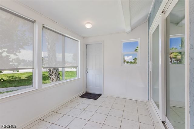 16593 Davis RD, Fort Myers, FL 33908