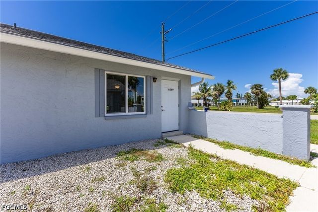 16593 Davis RD, Fort Myers, FL 33908