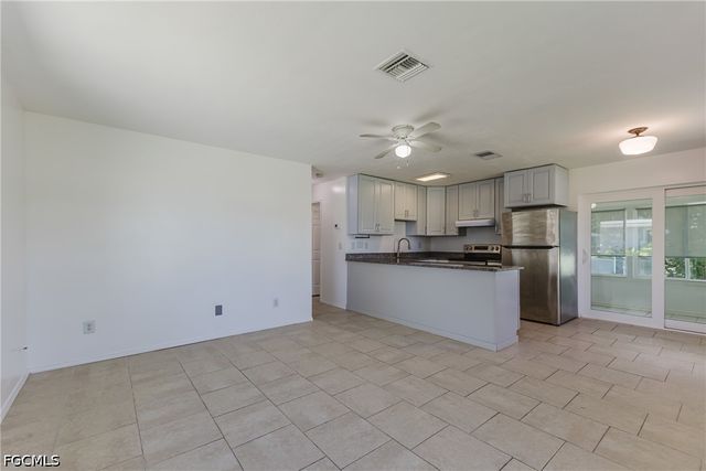 16593 Davis RD, Fort Myers, FL 33908