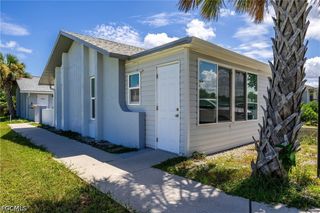 16593 Davis RD, Fort Myers, FL 33908