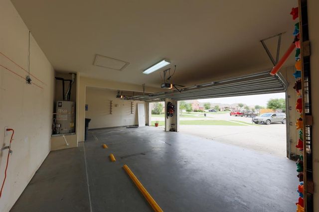 140 Avery Springs Lane, League City, TX 77539