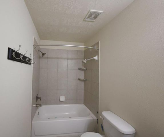 140 Avery Springs Lane, League City, TX 77539