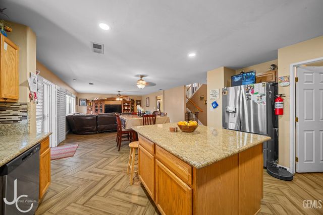 11117 Grand Prairie Drive, Bakersfield, CA 93311