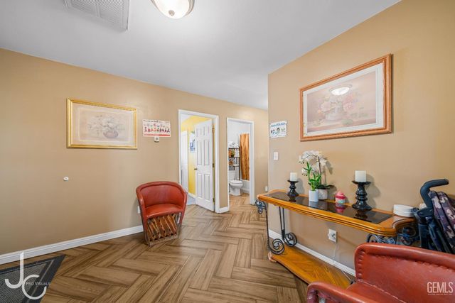 11117 Grand Prairie Drive, Bakersfield, CA 93311