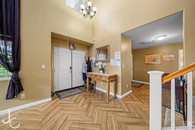 11117 Grand Prairie Drive, Bakersfield, CA 93311