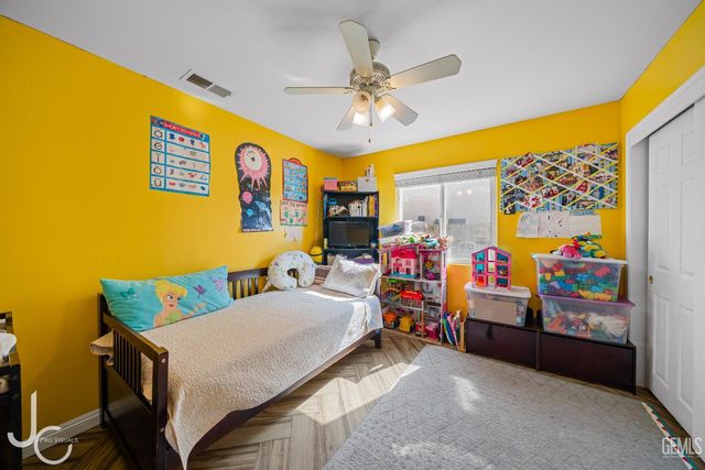 11117 Grand Prairie Drive, Bakersfield, CA 93311