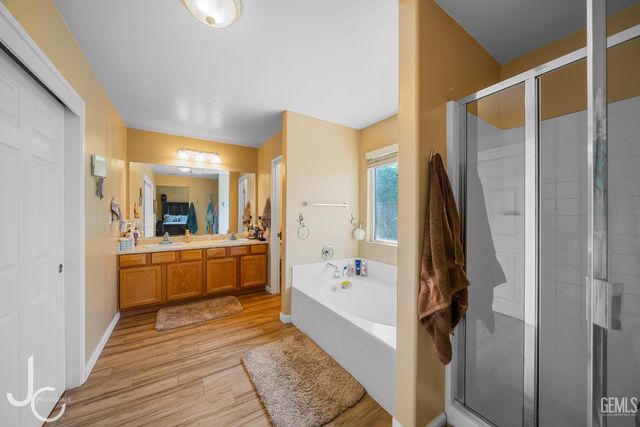 11117 Grand Prairie Drive, Bakersfield, CA 93311