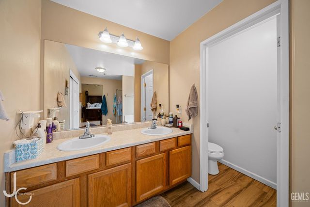 11117 Grand Prairie Drive, Bakersfield, CA 93311