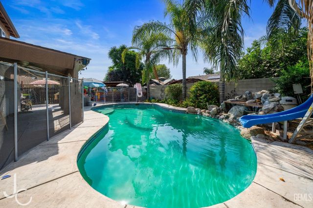 11117 Grand Prairie Drive, Bakersfield, CA 93311