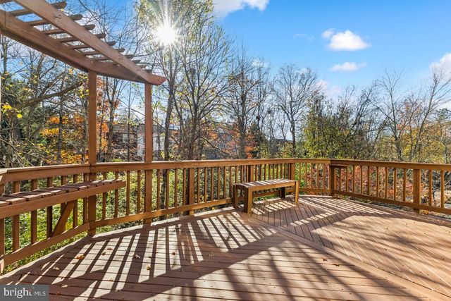 5835 STREAM POND CT, Centreville, VA 20120